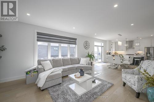 83 Daventry Way, Middlesex Centre (Kilworth), ON - Indoor Photo Showing Living Room