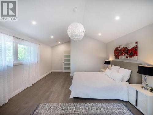 8522 Sixth Line, Halton Hills, ON - Indoor Photo Showing Bedroom