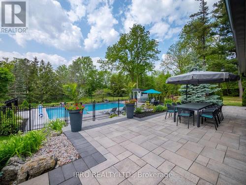 8522 Sixth Line, Halton Hills, ON - Outdoor With In Ground Pool