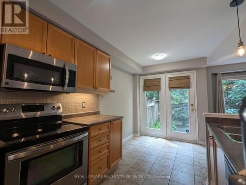 47B - 1084 Queen Street W, Mississauga (Lorne Park), ON - Indoor Photo Showing Kitchen With Double Sink