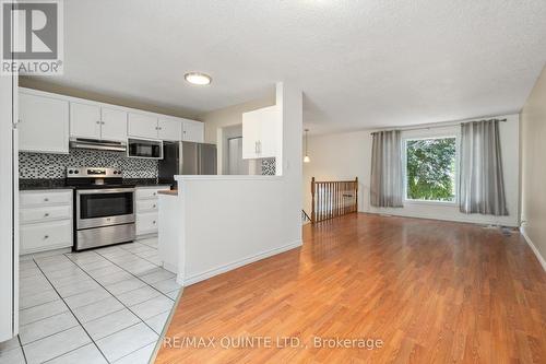 44 Van Alstine Drive, Quinte West, ON - Indoor Photo Showing Kitchen