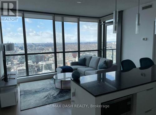 3307 - 8 Charlotte Street, Toronto (Waterfront Communities), ON - Indoor Photo Showing Living Room