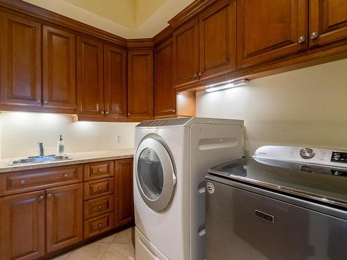 Salle de lavage - 435 Rue Chabot, Sainte-Hélène-De-Bagot, QC - Indoor Photo Showing Laundry Room