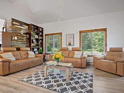 Salon - 2997 Ch. Brousseau, Labelle, QC - Indoor Photo Showing Living Room