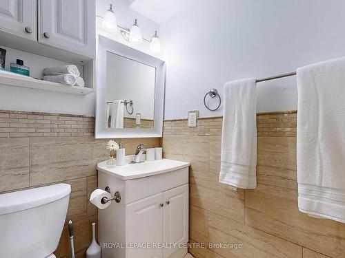 127-2095 Roche Crt, Mississauga, ON - Indoor Photo Showing Bathroom