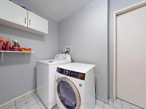 127-2095 Roche Crt, Mississauga, ON - Indoor Photo Showing Laundry Room