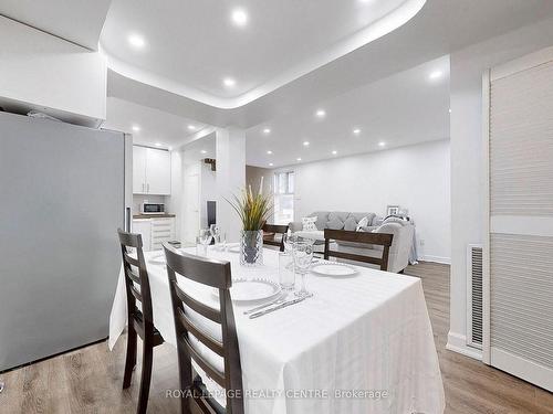 127-2095 Roche Crt, Mississauga, ON - Indoor Photo Showing Dining Room