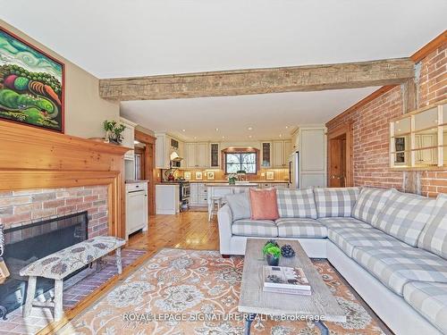 881 Orchard Rd, Smith-Ennismore-Lakefield, ON - Indoor Photo Showing Living Room With Fireplace