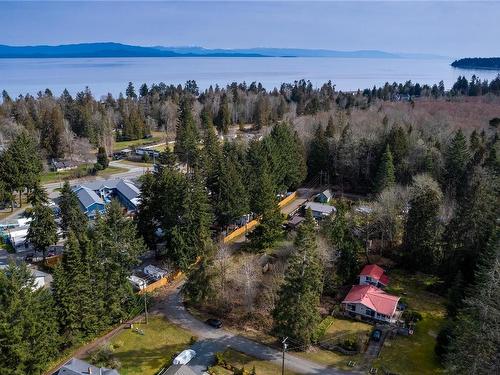 906 Waters Rd, Qualicum Beach, BC 