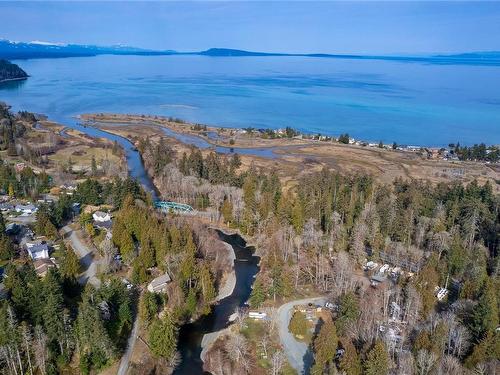 906 Waters Rd, Qualicum Beach, BC 