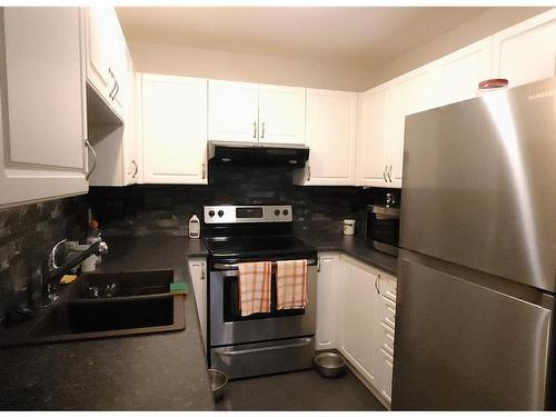 107-262 Birch St, Campbell River, BC - Indoor Photo Showing Kitchen With Stainless Steel Kitchen