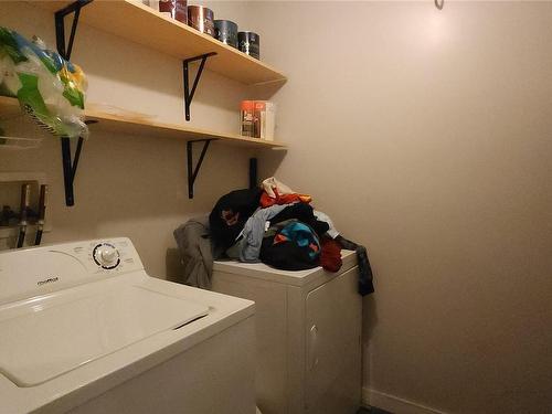 107-262 Birch St, Campbell River, BC - Indoor Photo Showing Laundry Room