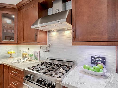 118 Wheeler Ave, Toronto, ON - Indoor Photo Showing Kitchen