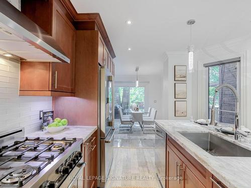 118 Wheeler Ave, Toronto, ON - Indoor Photo Showing Kitchen With Upgraded Kitchen