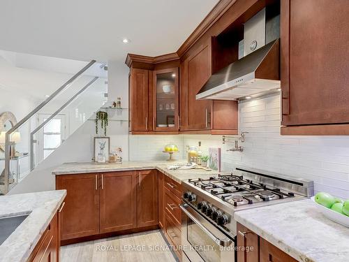 118 Wheeler Ave, Toronto, ON - Indoor Photo Showing Kitchen With Upgraded Kitchen