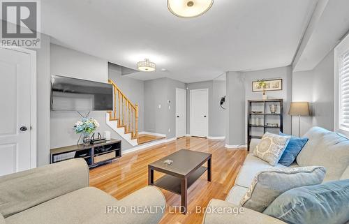 26 Silo Court, Brampton (Fletcher'S Creek Village), ON - Indoor Photo Showing Living Room