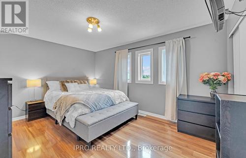 26 Silo Court, Brampton (Fletcher'S Creek Village), ON - Indoor Photo Showing Bedroom