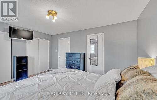 26 Silo Court, Brampton (Fletcher'S Creek Village), ON - Indoor Photo Showing Bedroom