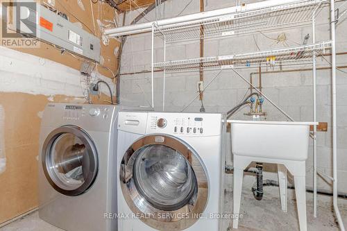 38 Franklin Court, Brampton (Bramalea West Industrial), ON - Indoor Photo Showing Laundry Room