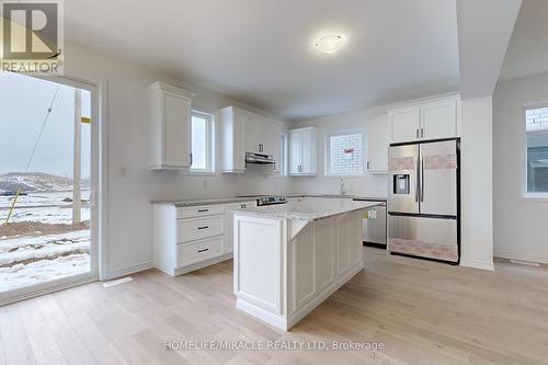 15 Sitler Street, Kitchener, ON - Indoor Photo Showing Kitchen