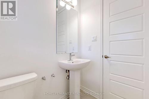 15 Sitler Street, Kitchener, ON - Indoor Photo Showing Bathroom