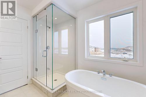 15 Sitler Street, Kitchener, ON - Indoor Photo Showing Bathroom