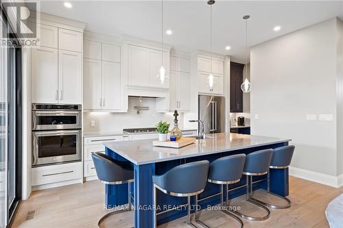 13 Francesco Crescent, St. Catharines, ON - Indoor Photo Showing Kitchen With Stainless Steel Kitchen With Upgraded Kitchen