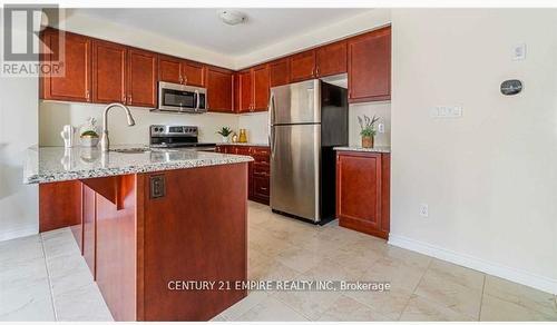 100 - 143 Ridge Road, Cambridge, ON - Indoor Photo Showing Kitchen