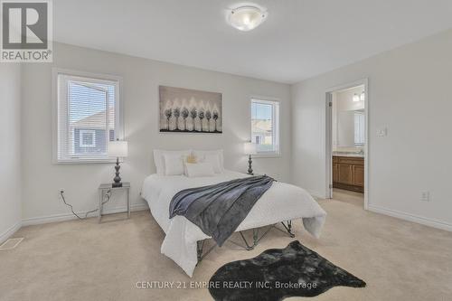 100 - 143 Ridge Road, Cambridge, ON - Indoor Photo Showing Bedroom