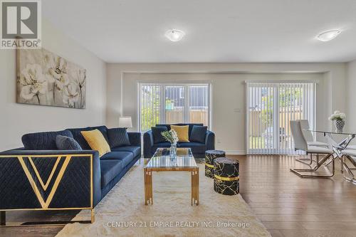 100 - 143 Ridge Road, Cambridge, ON - Indoor Photo Showing Living Room