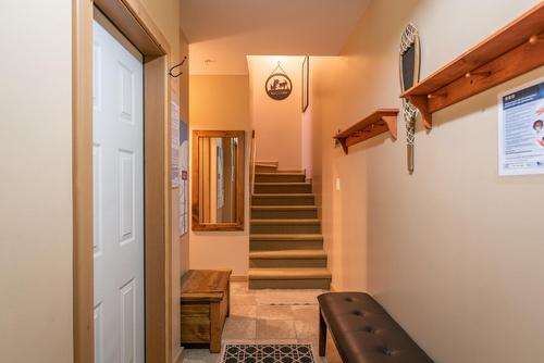 B - 1003 Mountain View Road, Rossland, BC - Indoor Photo Showing Other Room