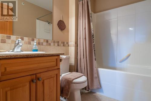 1003 Mountain View Road Unit# B, Rossland, BC - Indoor Photo Showing Bathroom