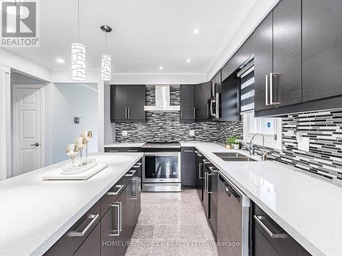 3821 Trelawny Circle, Mississauga (Lisgar), ON - Indoor Photo Showing Kitchen With Double Sink With Upgraded Kitchen