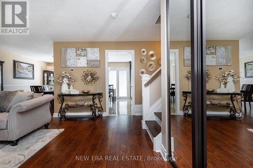 674 Laurier Avenue, Milton (Timberlea), ON - Indoor Photo Showing Living Room