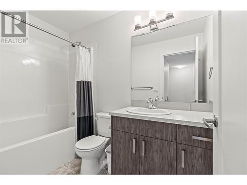 933 Mt Robson Place Place Unit# 11, Vernon, BC - Indoor Photo Showing Bathroom