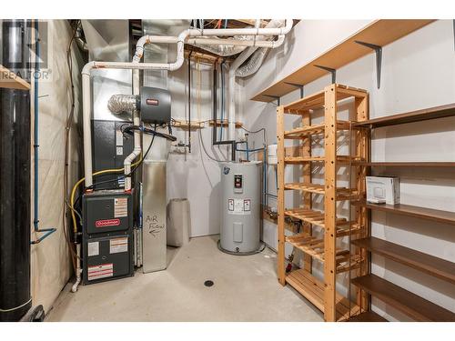 933 Mt Robson Place Place Unit# 11, Vernon, BC - Indoor Photo Showing Basement