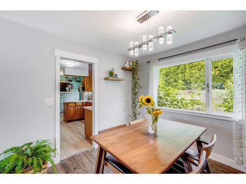 3422 Southridge Drive, Castlegar, BC - Indoor Photo Showing Dining Room