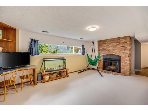 3422 Southridge Drive, Castlegar, BC - Indoor With Fireplace