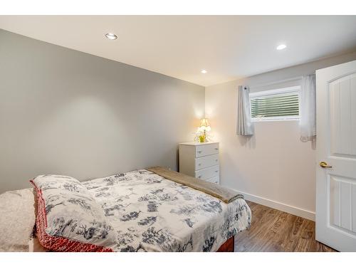 3422 Southridge Drive, Castlegar, BC - Indoor Photo Showing Bedroom