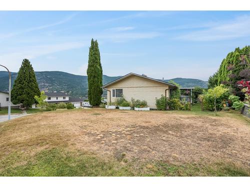 3422 Southridge Drive, Castlegar, BC - Outdoor