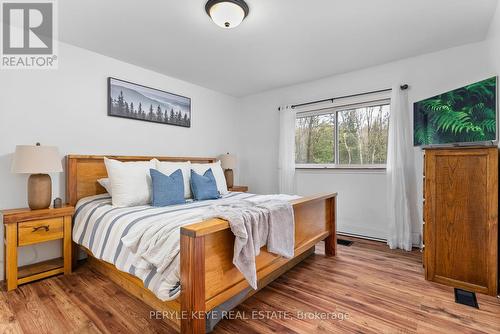 98 Clearwater Lake Road, Huntsville, ON - Indoor Photo Showing Bedroom