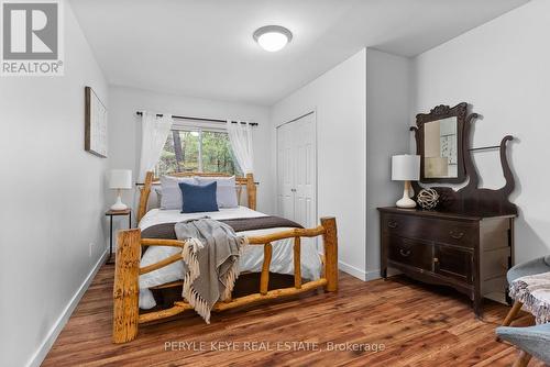 98 Clearwater Lake Road, Huntsville, ON - Indoor Photo Showing Bedroom