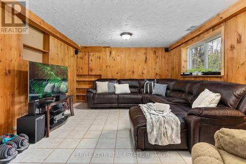 98 Clearwater Lake Road, Huntsville, ON - Indoor Photo Showing Living Room