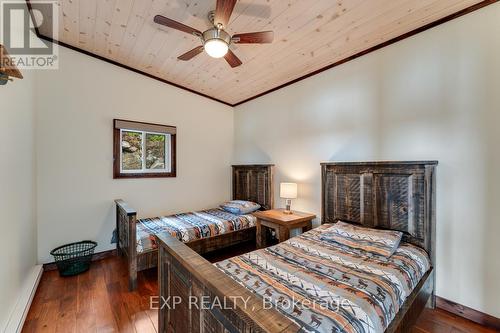 1083 Riverside Drive, Parry Sound Remote Area, ON - Indoor Photo Showing Bedroom