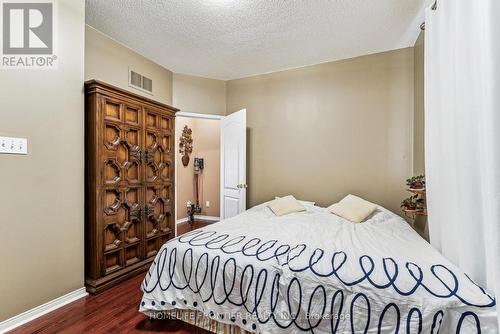 1906 Webster Boulevard W, Innisfil, ON - Indoor Photo Showing Bedroom