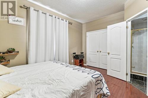 1906 Webster Boulevard W, Innisfil, ON - Indoor Photo Showing Bedroom