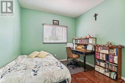 1906 Webster Boulevard W, Innisfil, ON - Indoor Photo Showing Bedroom