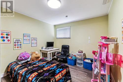 1906 Webster Boulevard W, Innisfil, ON - Indoor Photo Showing Bedroom