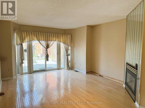 318 - 895 Maple Avenue, Burlington (Brant), ON - Indoor Photo Showing Other Room