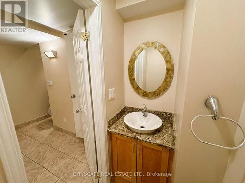 318 - 895 Maple Avenue, Burlington (Brant), ON - Indoor Photo Showing Bathroom